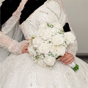 Wedding Dress With Handmade Pearl Veil & Elegant Gloves.
